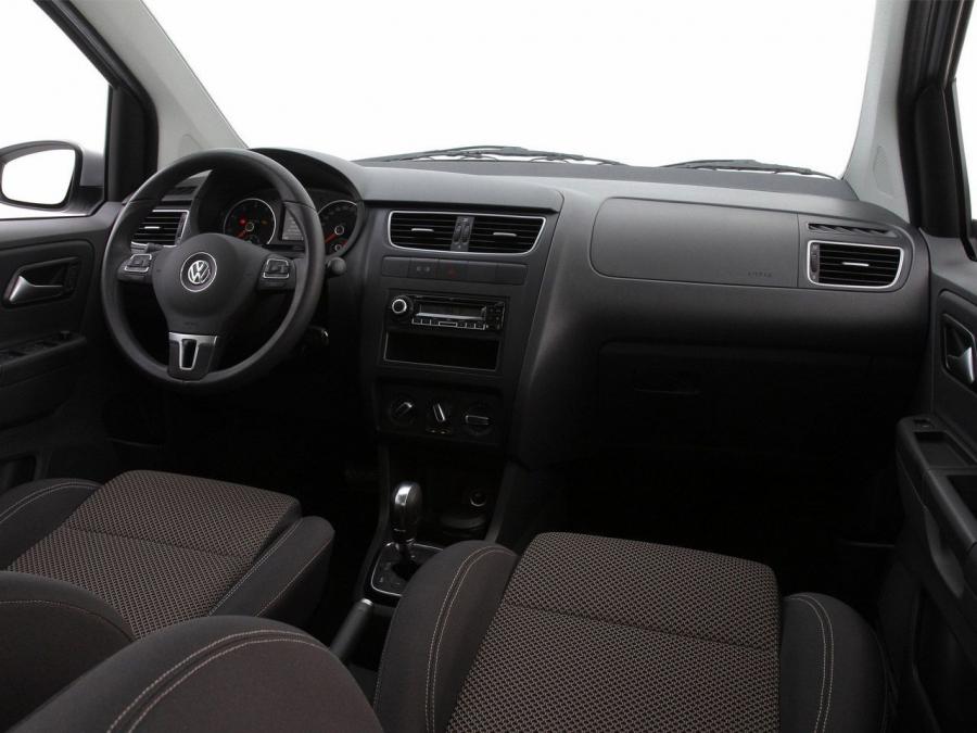  Volkswagen SpaceFox 2010 года  (фото 2 из 6)